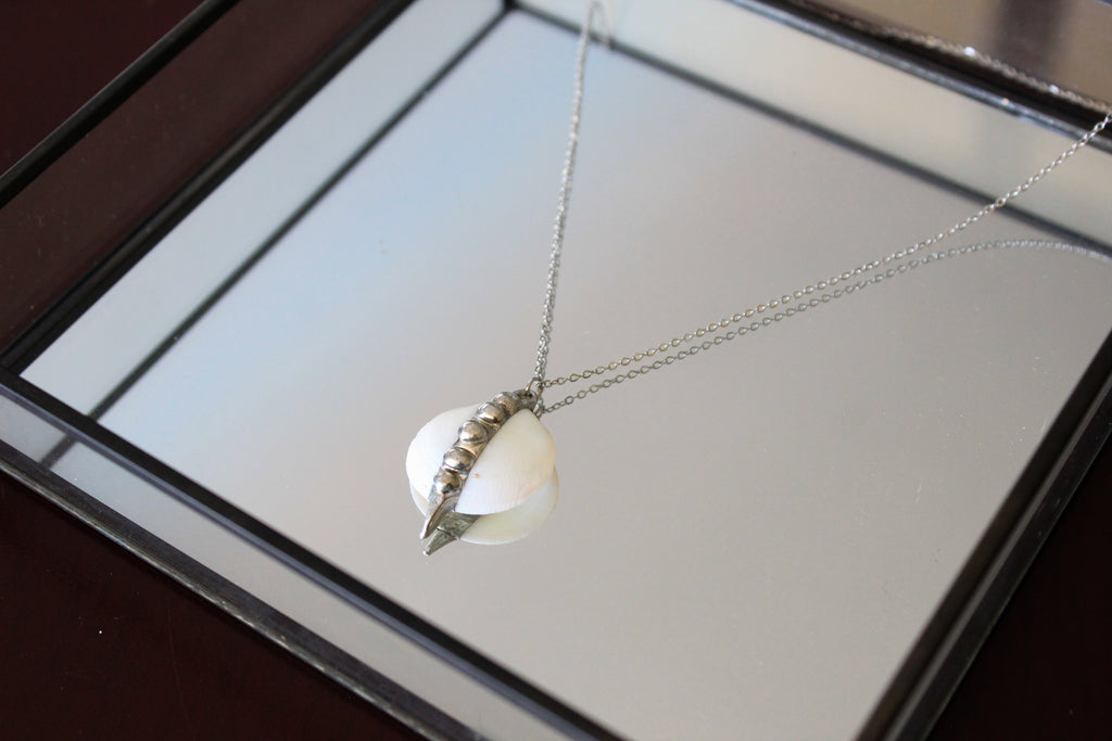 Midline Shell Necklace