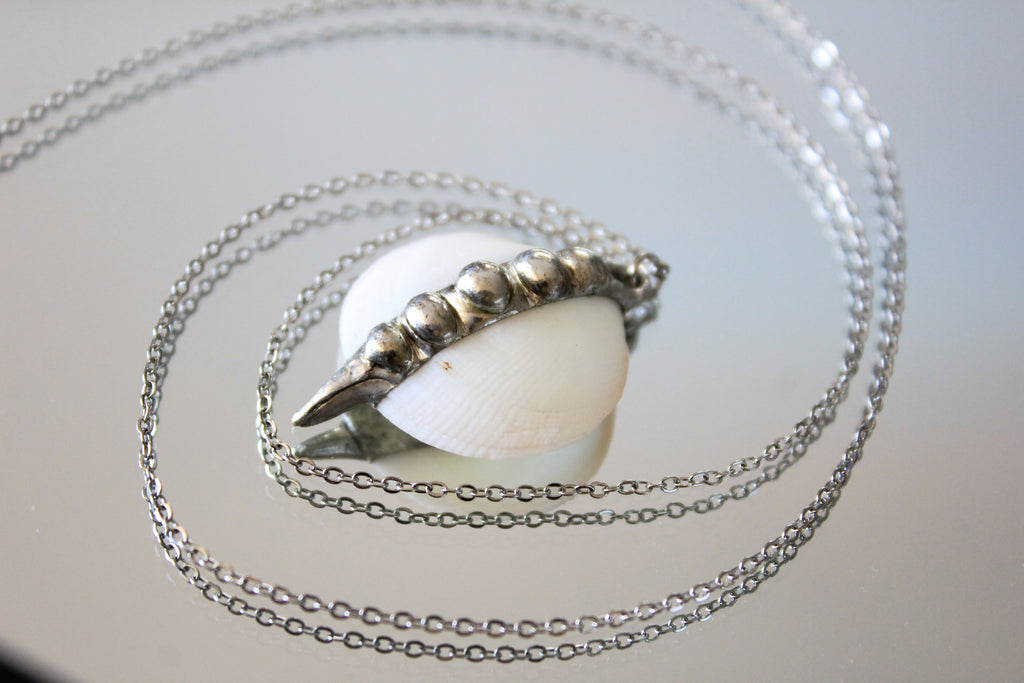 Midline Shell Necklace